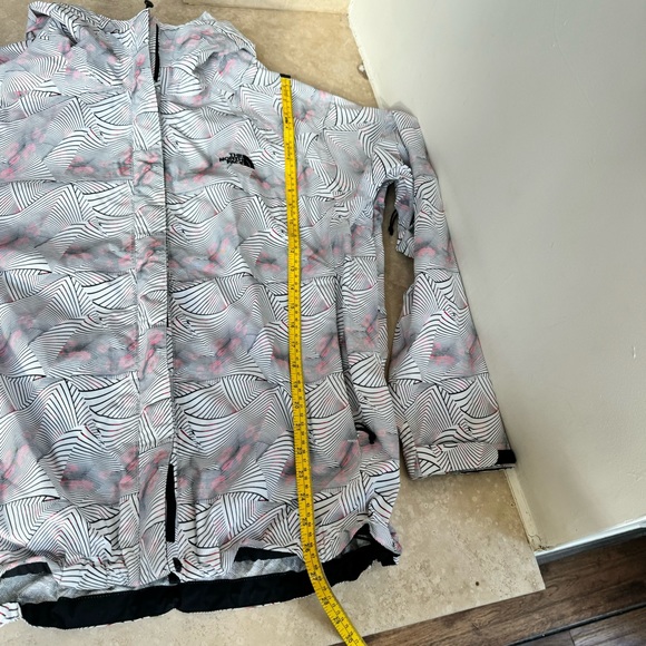 The North Face Womens Size XL Geometric Print Hooded Vented Full Zip Rain Jacket - Picture 2 of 16